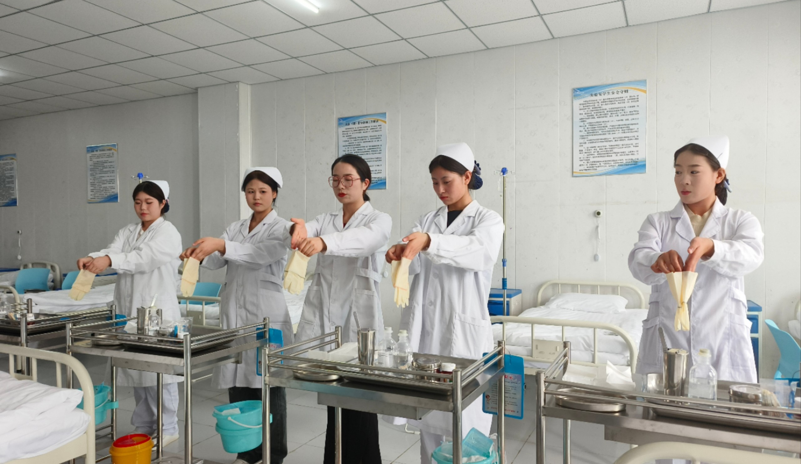 兰州科技职业学院护理学院开展实习前技能强化训练